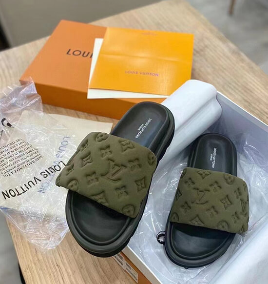We got some summer slides‼️ These LV Pool Pillow Mule Slides are so co