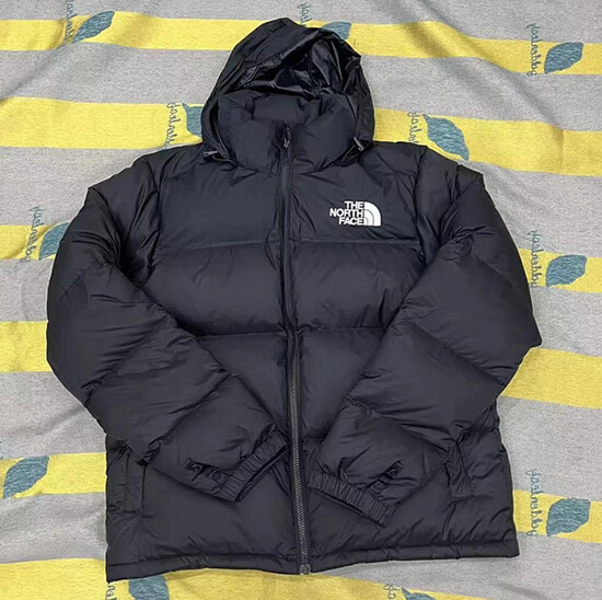 Stay Warm and Stylish with the Best North Face Puffer Dupe on DHgate!